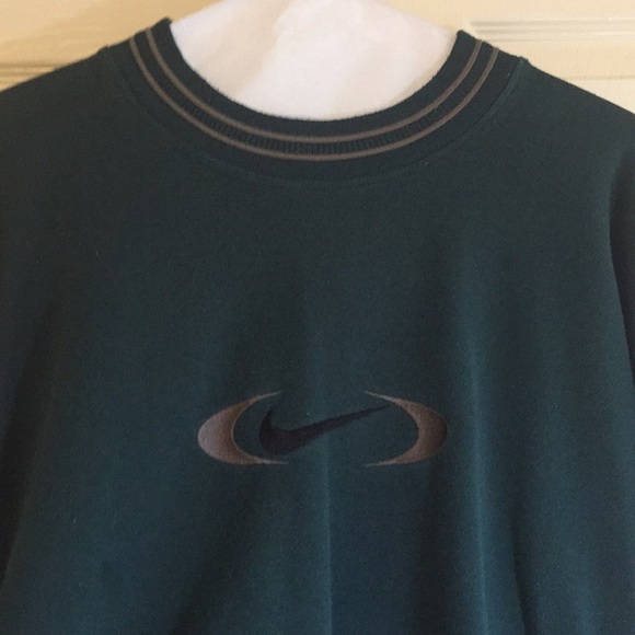 black vintage nike crewneck
